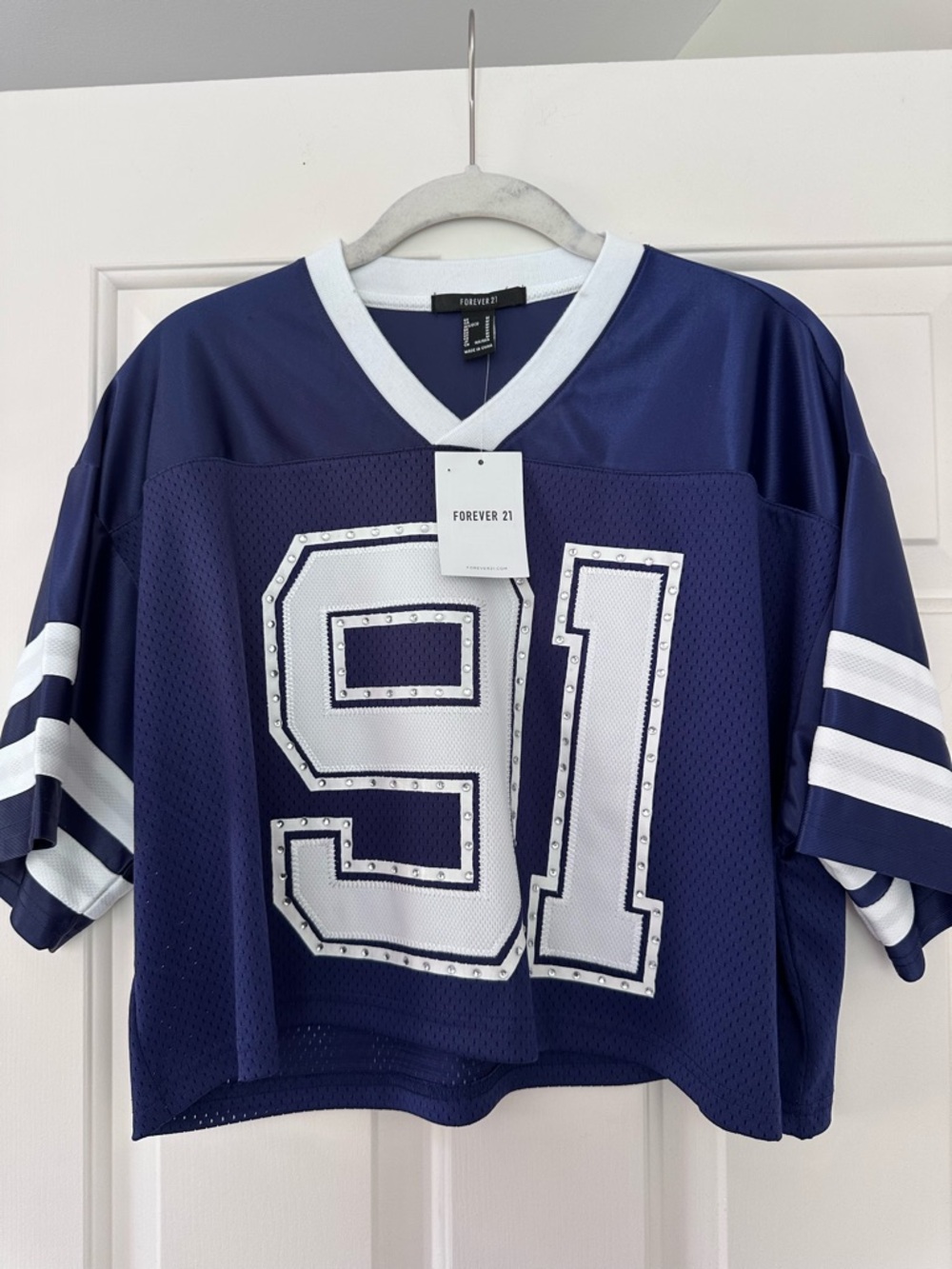 NWT Forever 21 Navy and White V-Neck Cropped Mesh Sport Jersey